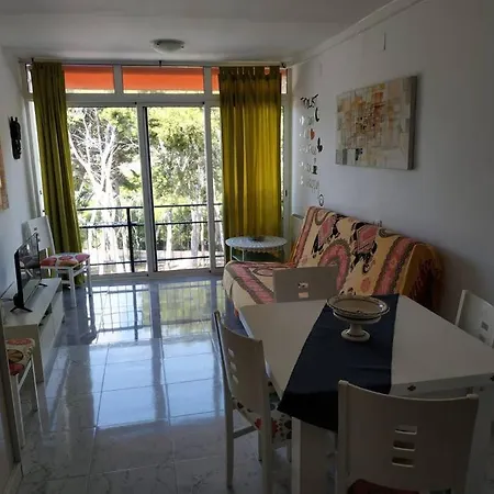 In Salou. Beach Relax Hutt-033474-91 Apartment