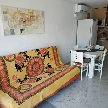 In Salou. Beach Relax Hutt-033474-91 *